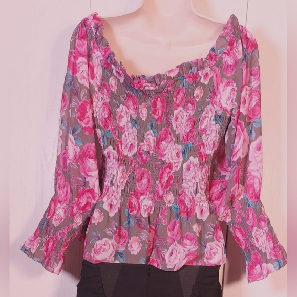 Torrid Crinkle Chiffon Smocked Waist Size 2X  Off Shoulder Floral Crop Top Boho - Picture 11 of 12